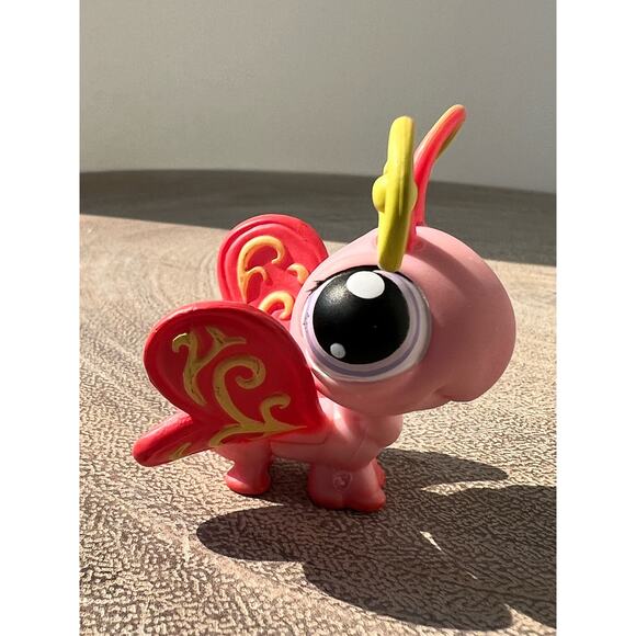Littlest Pet Shop LPS Pink Yellow Butterfly #202 Hasbro 2005 - Picture 2 of 5